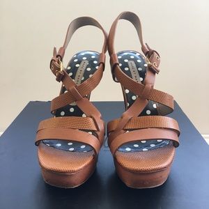 Marc Jacobs tan heels